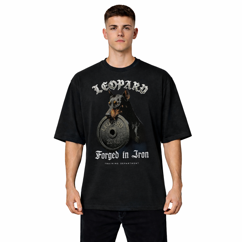 Playera Oversized Tshirt Doberman Forged In Iron