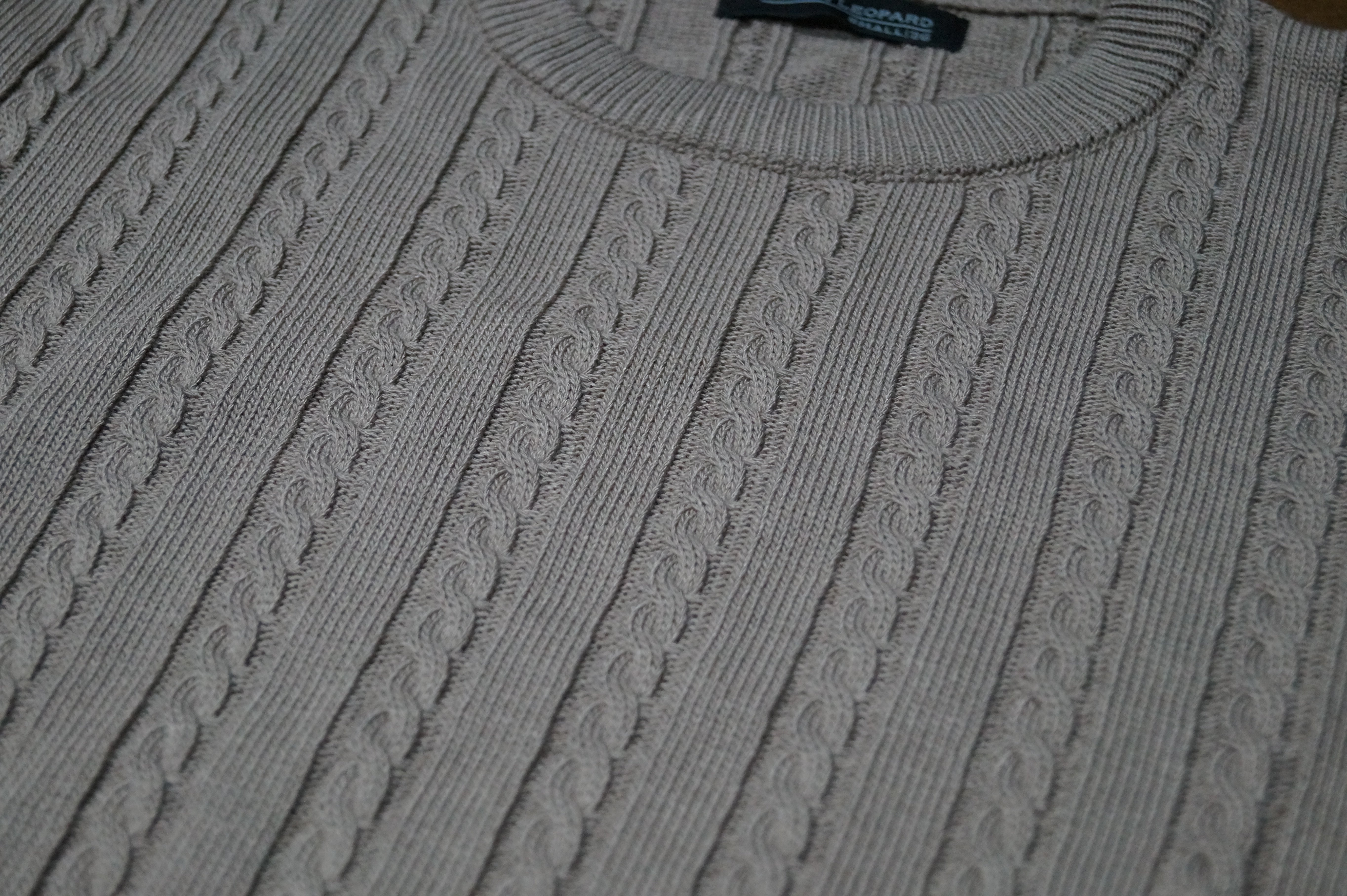 Crewneck Cable Knit Sweater Light Bown