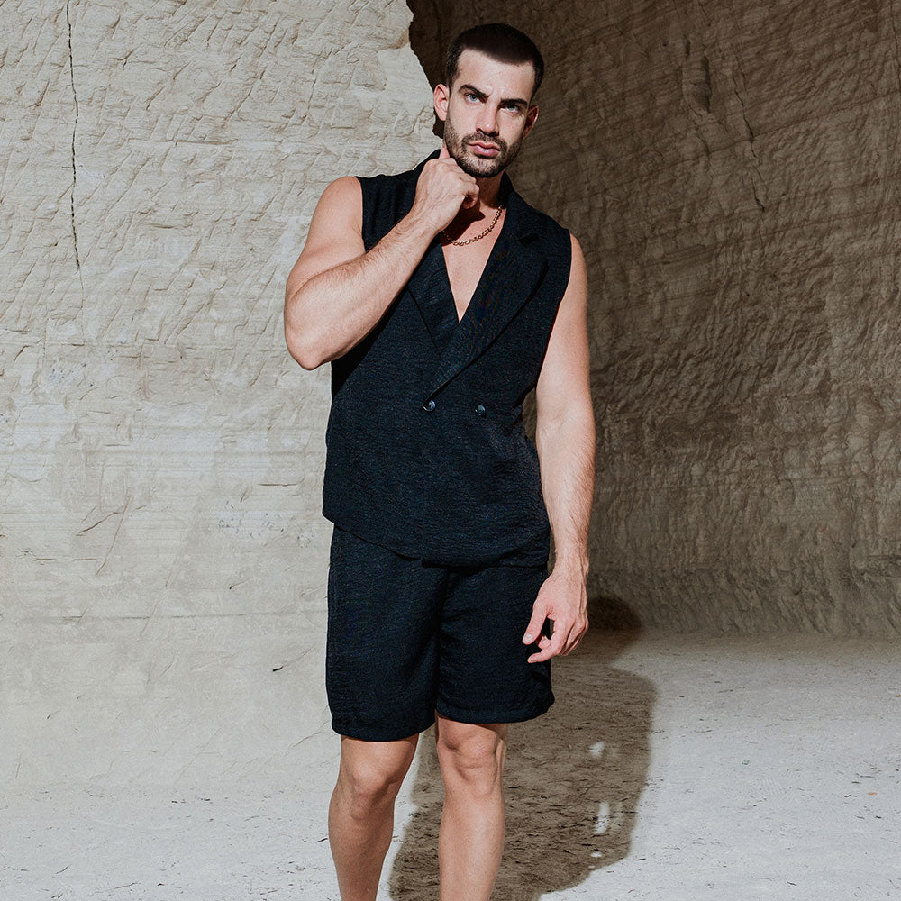Mythos Vest Black