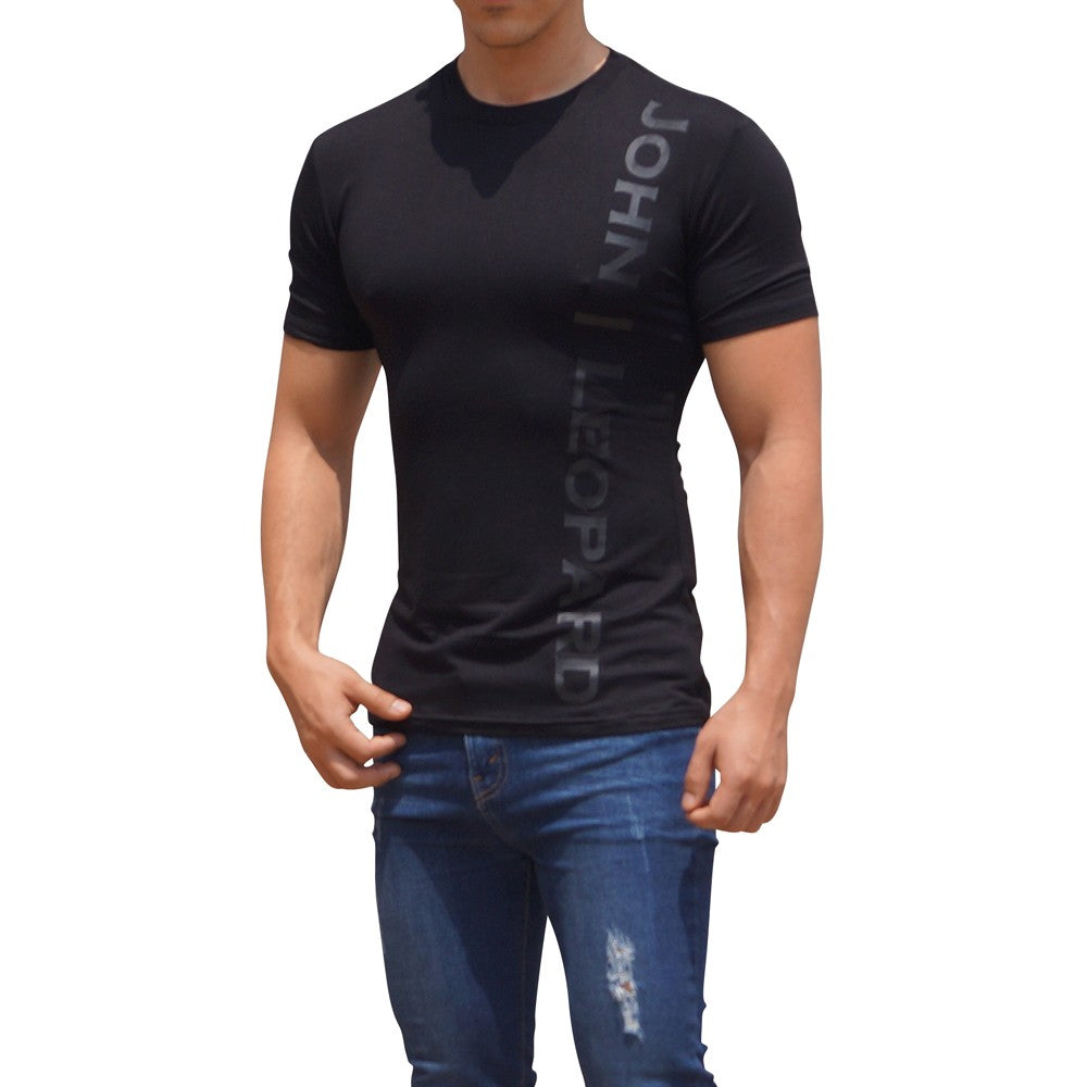 Playera Negra Vertical Logo Manga Corta