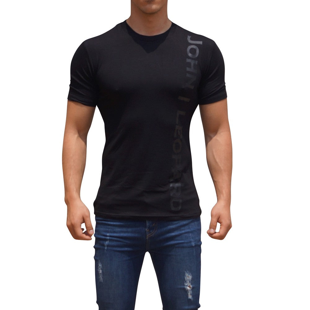 Playera Negra Vertical Logo Manga Corta