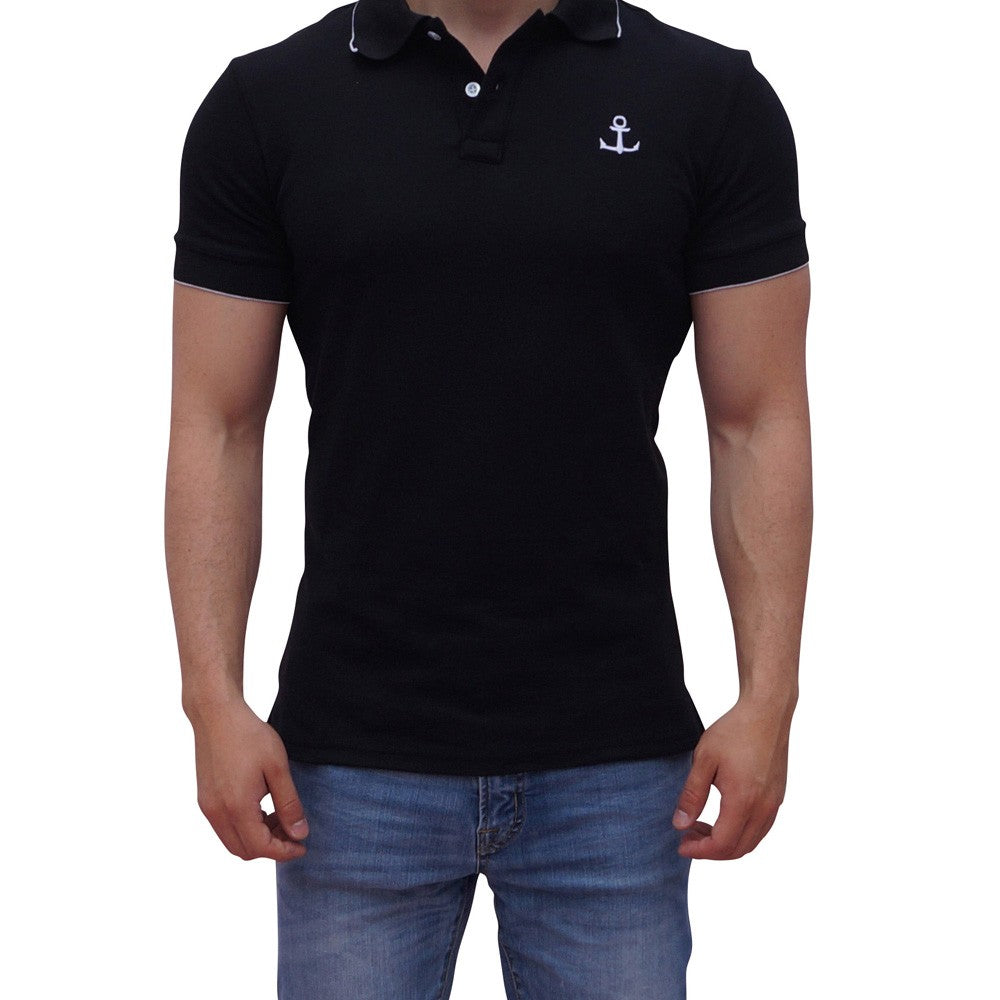 Playera Polo Negra Logo Blanco Manga Corta Negra
