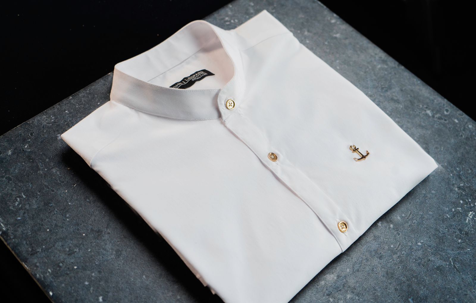 Camisa John Leopard Mao White & Gold Metal Emblem Slim Fit