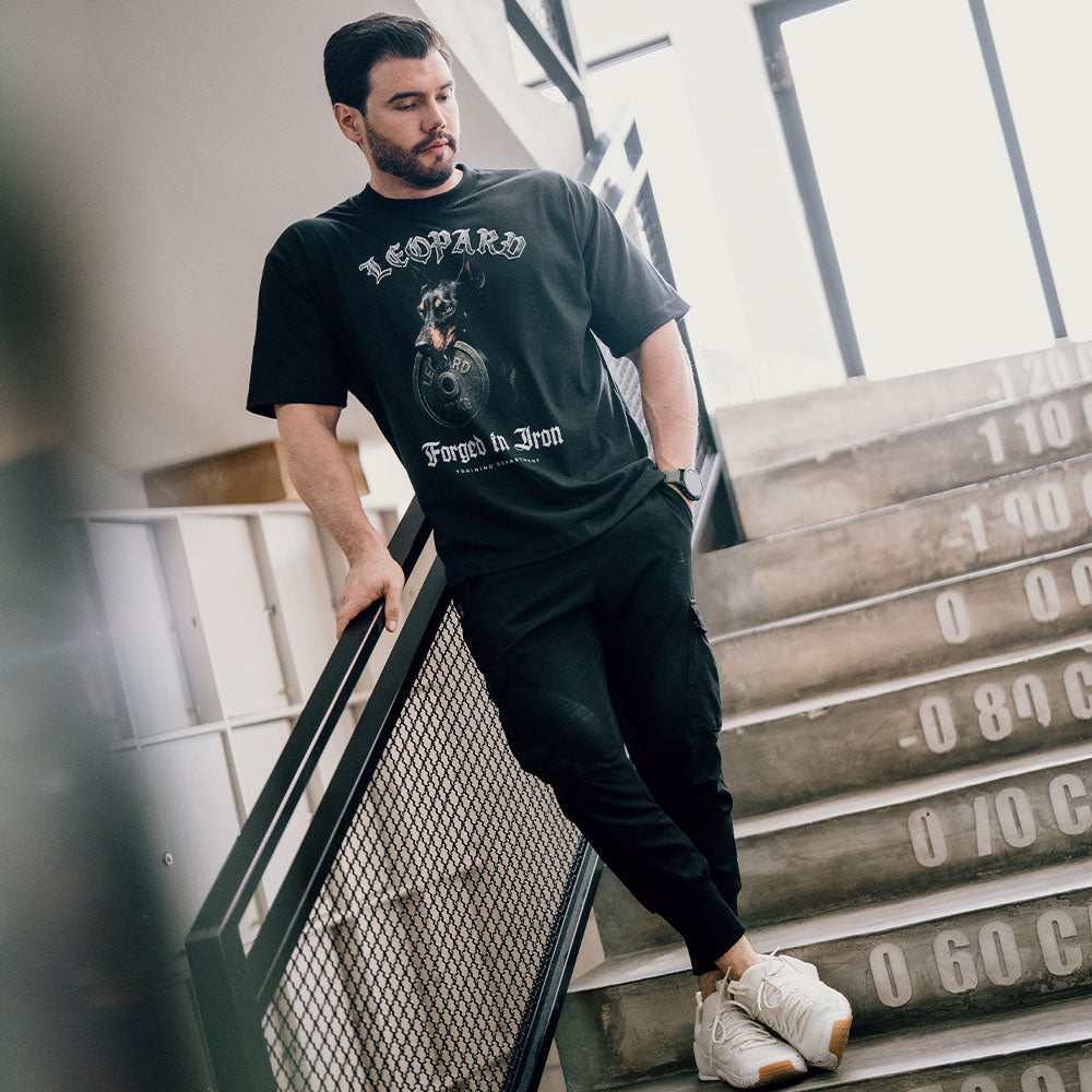 Playera Oversized Tshirt Doberman Forged In Iron