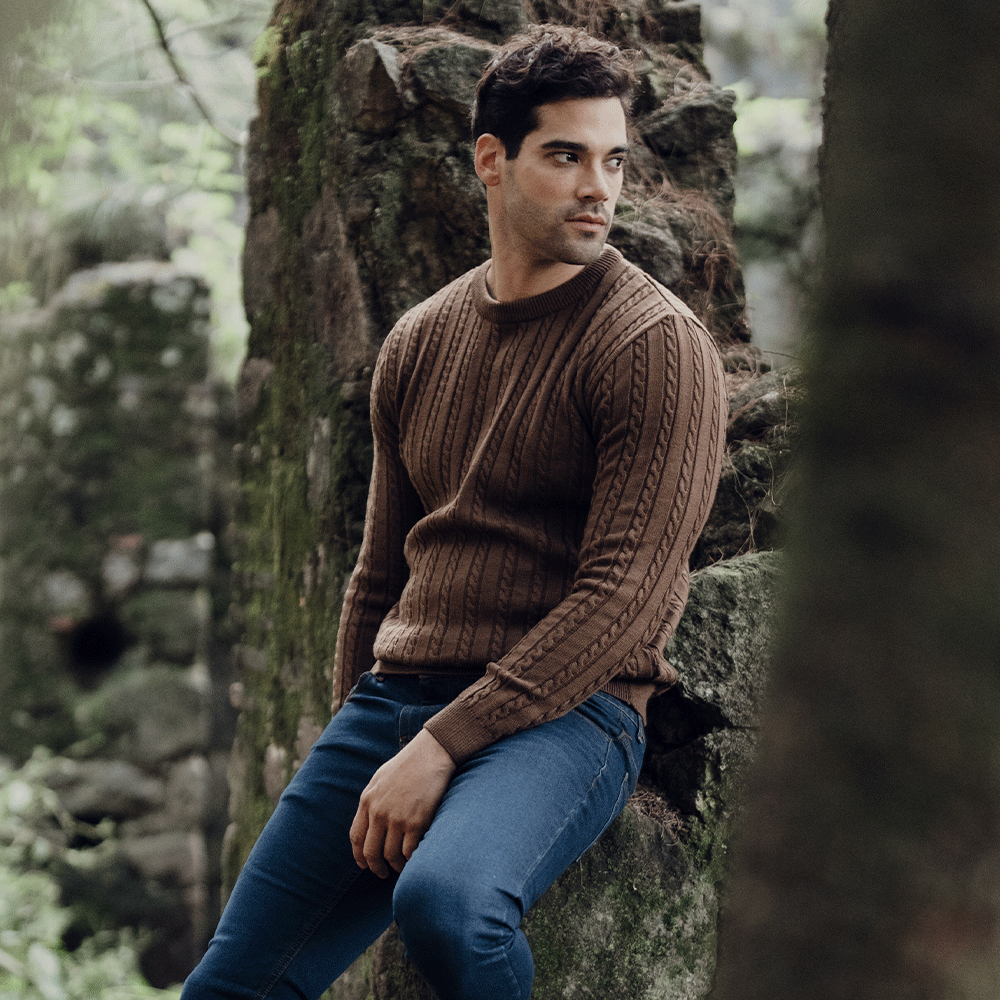 Crewneck Cable Knit Sweater Dark Bown