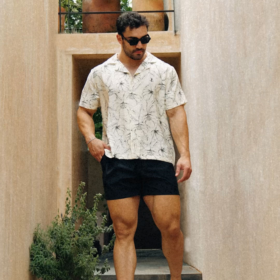 Camisa Resort Manga Corta Monochrome Hibiscus Off White